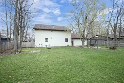 720 Indianwood Court, Neenah, WI 54956 - Photo 9