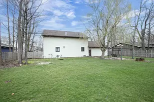 720 Indianwood Ct, Neenah, WI 54956 - Photo 9