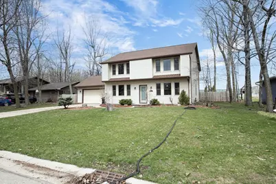 720 Indianwood Court, Neenah, WI 54956 - Photo 3