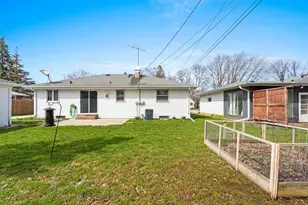142 Peckham St, Neenah, WI 54956 - Photo 3