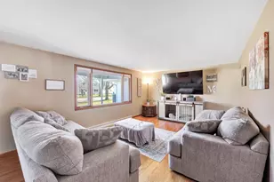 3012 Lawndale Dr, Green Bay, WI 54311 - Photo 5