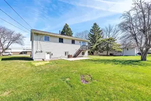 1521 Bismarck Ave, Oshkosh, WI 54902 - Photo 31