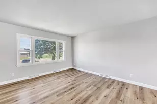 1521 Bismarck Ave, Oshkosh, WI 54902 - Photo 5