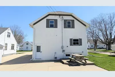 223 Cleveland Street, Brillion, WI 54110 - Photo 17