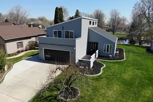 1840 Cliffview Ct, Oshkosh, WI 54901 - Photo 3