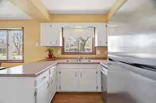 612 S Matthias St, Appleton, WI 54915 - Photo 9