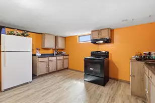 831 N Danz Ave, Green Bay, WI 54302 - Photo 19