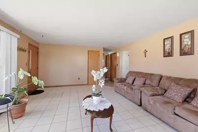 831 N Danz Avenue, Green Bay, WI 54302 - Photo 3