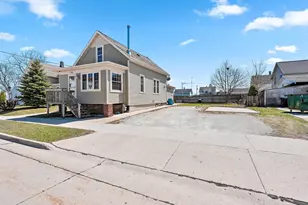 1313 21st St, Two Rivers, WI 54241 - Photo 7