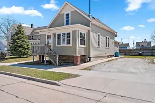 1313 21st St, Two Rivers, WI 54241 - Photo 9