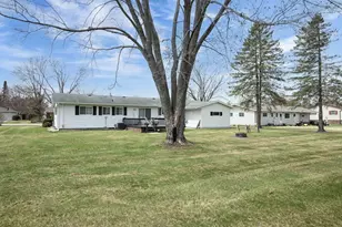 1900 Julie Ln, Stevens Point, WI 54481 - Photo 5