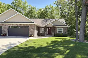 2960 Bally Bunion Ln, Green Bay, WI 54311 - Photo 1