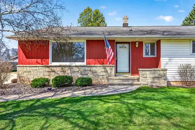 1276 Irish Road, Neenah, WI 54956 - Photo 3