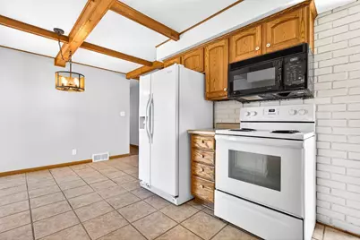 1276 Irish Road, Neenah, WI 54956 - Photo 5