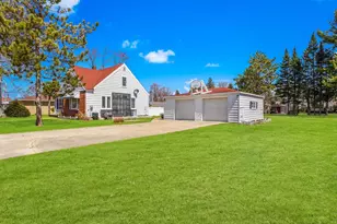 220 Wood Ave, Peshtigo, WI 54157 - Photo 5