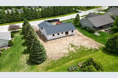 1505 Lisa Lane, New Holstein, WI 53062 - Photo 5