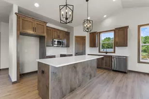 N8870 Killarney Way, Menasha, WI 54952 - Photo 17