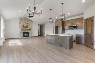 N8870 Killarney Way, Menasha, WI 54952 - Photo 9
