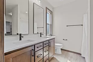 N8870 Killarney Way, Menasha, WI 54952 - Photo 29