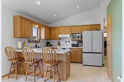2276 Samantha Street, De Pere, WI 54115 - Photo 9