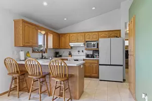 2276 Samantha St, De Pere, WI 54115 - Photo 9