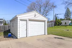 260 N Danz Ave, Green Bay, WI 54302 - Photo 9
