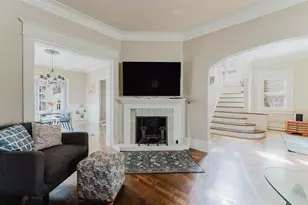 1021 Washington Ave, Oshkosh, WI 54901 - Photo 9