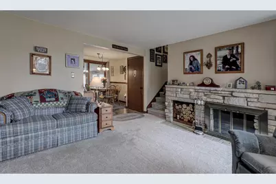 1021 Apple Blossom Drive, Neenah, WI 54956 - Photo 9