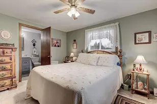 1021 Apple Blossom Dr, Neenah, WI 54956 - Photo 19