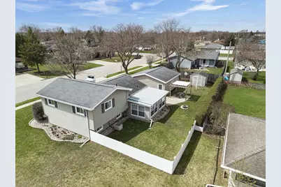 1021 Apple Blossom Drive, Neenah, WI 54956 - Photo 33