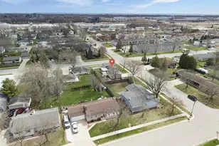 1021 Apple Blossom Dr, Neenah, WI 54956 - Photo 29