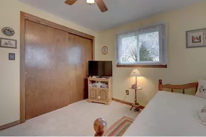 1021 Apple Blossom Drive, Neenah, WI 54956 - Photo 21