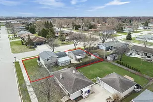 1021 Apple Blossom Dr, Neenah, WI 54956 - Photo 25