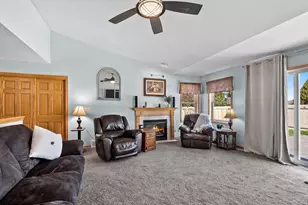 512 Applewood Dr, Kimberly, WI 54136 - Photo 9