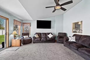 512 Applewood Dr, Kimberly, WI 54136 - Photo 13