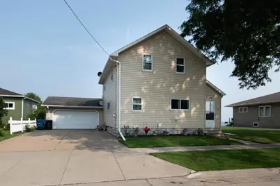 28 Lake Street, Oshkosh, WI 54901 - Photo 1