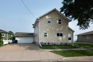 28 Lake St, Oshkosh, WI 54901 - Photo 1