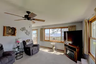 28 Lake St, Oshkosh, WI 54901 - Photo 3