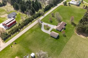 N4575 Larry Rd, New London, WI 54961 - Photo 5