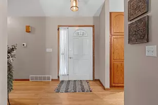 2776 Steamboat Springs, Green Bay, WI 54313 - Photo 7