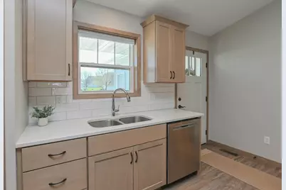 420 Prairie Way, Wrightstown, WI 54180 - Photo 13