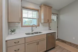 420 Prairie Way, Wrightstown, WI 54180 - Photo 13