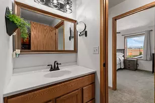 223 Allen Ave, Oshkosh, WI 54901 - Photo 11