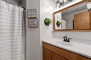 223 Allen Ave, Oshkosh, WI 54901 - Photo 13