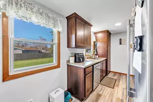 1809 Lenwood Ave, Green Bay, WI 54303 - Photo 9