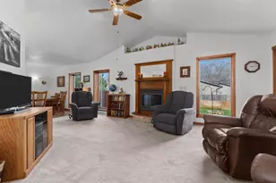 619 Knight Ave, Neenah, WI 54956 - Photo 9