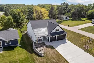 W881 Summit Ct, Green Lake, WI 54941 - Photo 7
