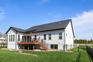W881 Summit Ct, Green Lake, WI 54941 - Photo 5