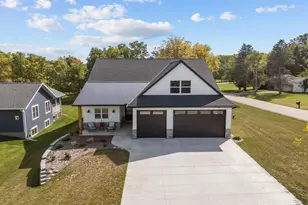 W881 Summit Ct, Green Lake, WI 54941 - Photo 7