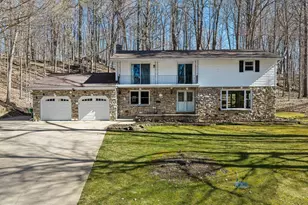 383 Swiss Hill Dr, Green Bay, WI 54302 - Photo 71